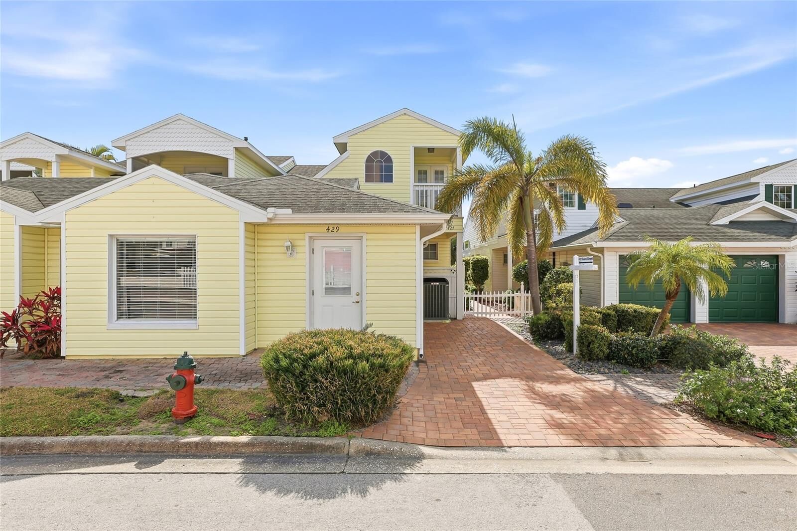 Property Photo: 427-429 Grant Street FL 34698