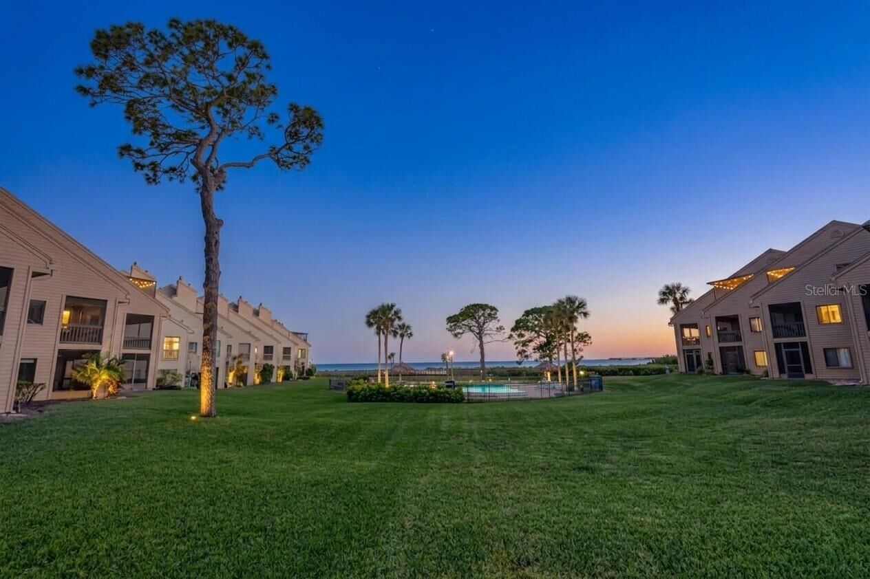 Property Photo:  341 Windrush Loop  FL 34689 