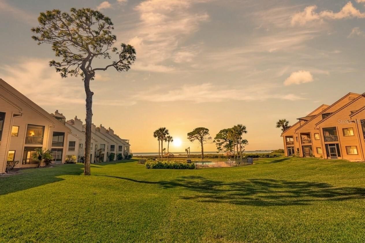 Property Photo:  341 Windrush Loop  FL 34689 