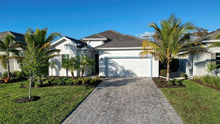 Property Photo:  13533 Blue Bay Circle  FL 33913 