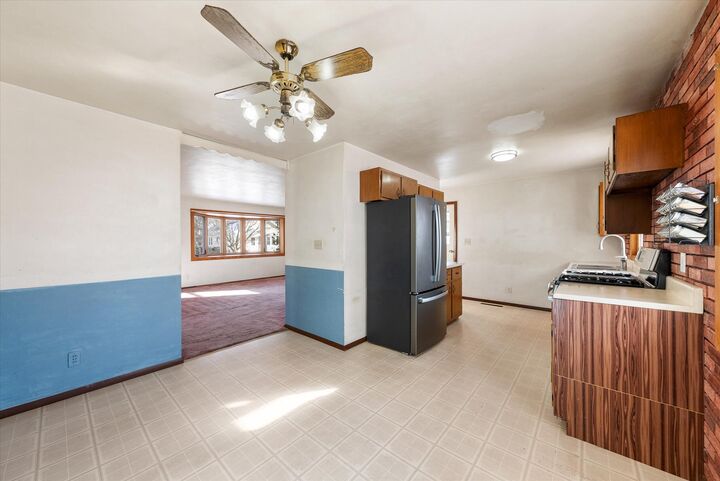 Property Photo:  622 Smith St  WI 53073 