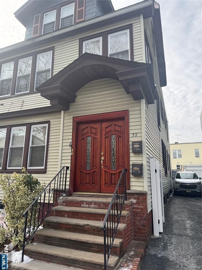 Property Photo:  32 Underwood Street 32  NJ 07106 