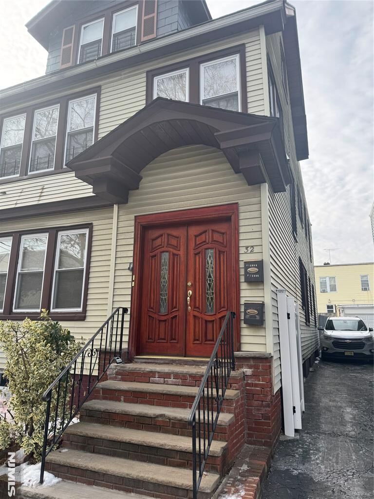 Property Photo:  32 Underwood Street 32  NJ 07106 