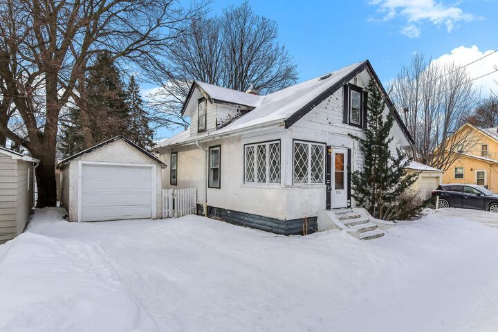 Property Photo:  1115 E 37th Street  MN 55407 