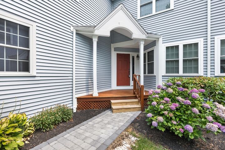 Property Photo:  3 Arborwood Dr 3  MA 01803 
