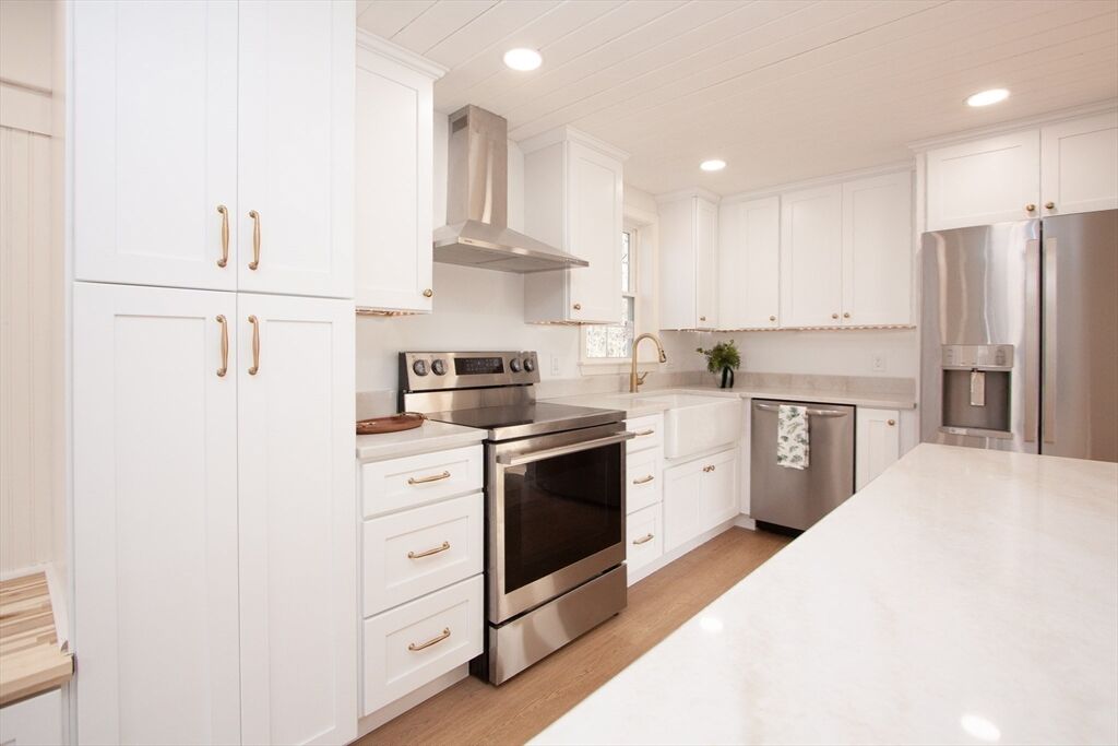 Property Photo:  14 Bartlett St  MA 01540 