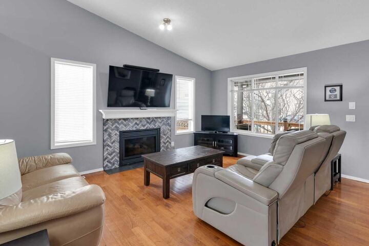 Property Photo:  230 Aspen Creek Crescent  AB T1P 1X8 