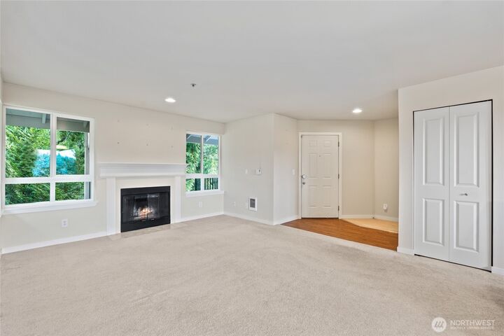 Property Photo:  3926  243rd Place SE H304  WA 98021 