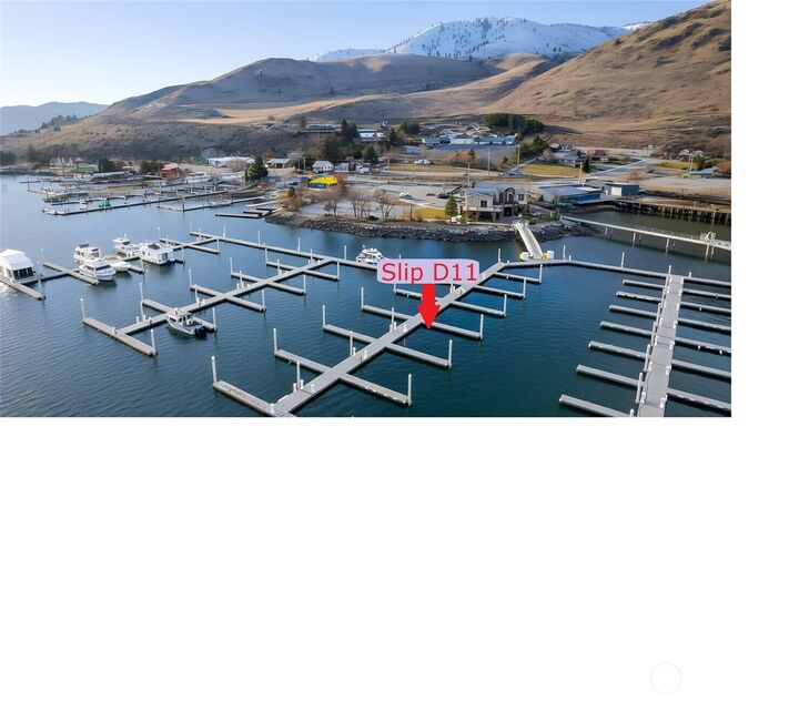 Property Photo: 1350 #D11 W Woodin Avenue D11 WA 98816
