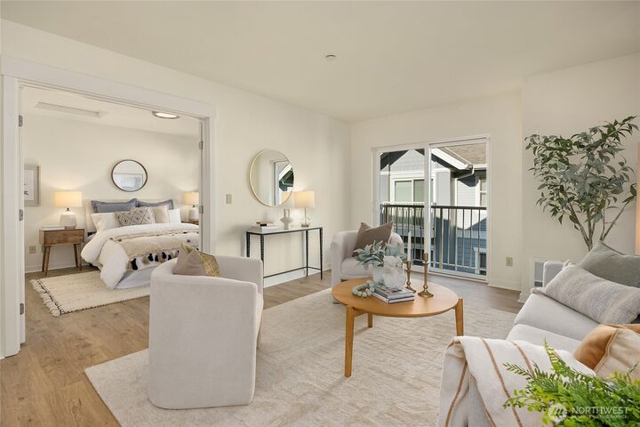 Property Photo: 300 NE High School Road 403 WA 98110