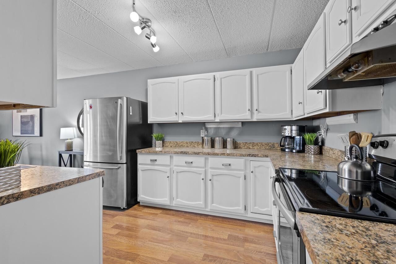 Property Photo:  10 Maple Wood Lane 3  WI 53704 