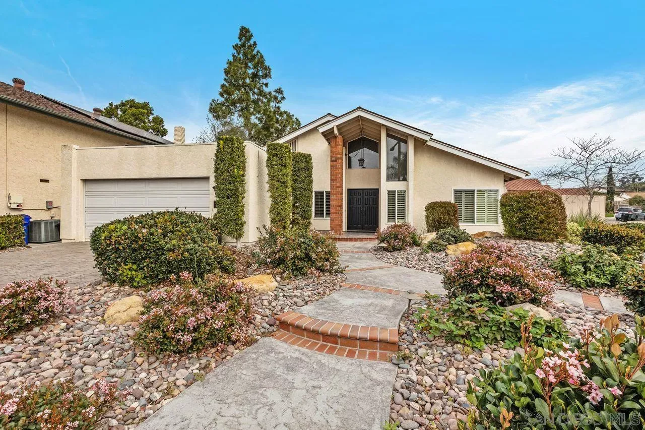 Property Photo:  11152 Vivaracho Way  CA 92124 