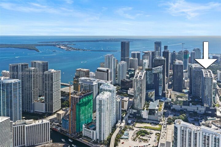 Property Photo:  88 SW 7th St 3101  FL 33130 