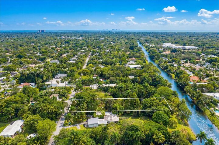 Property Photo: 6366 SW Snapper Creek Dr FL 33143