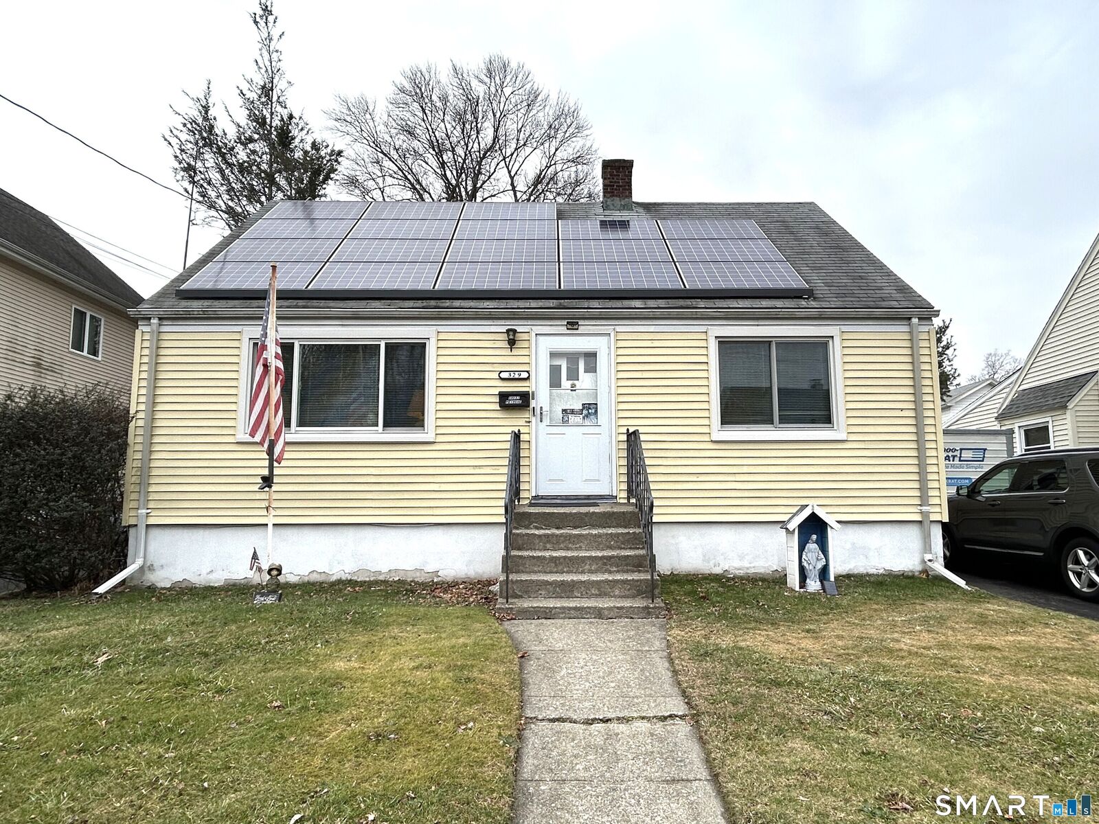 Property Photo:  329 Ezra Street  CT 06606 