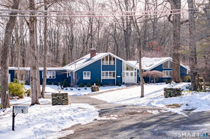 Property Photo:  5 Mohawk Lane  CT 06525 