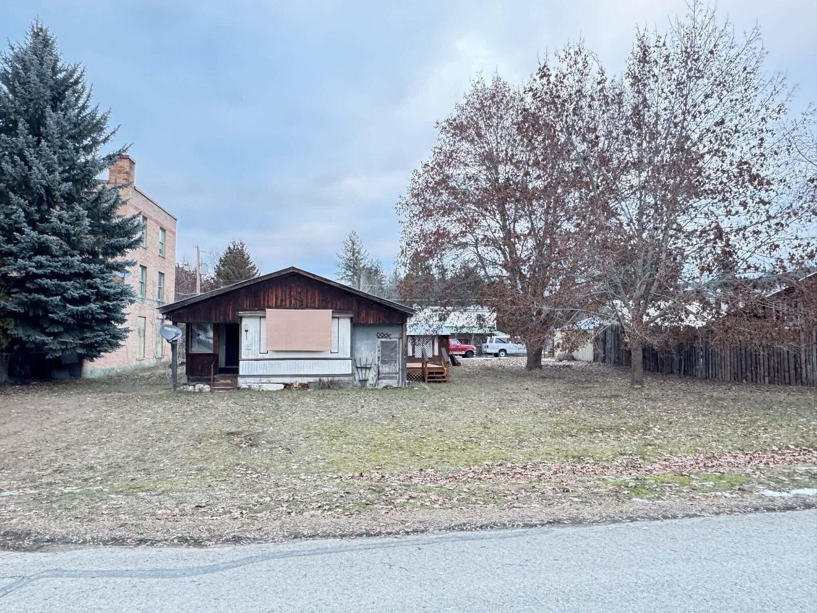 Property Photo: 107 E 4th Ave WA 99153