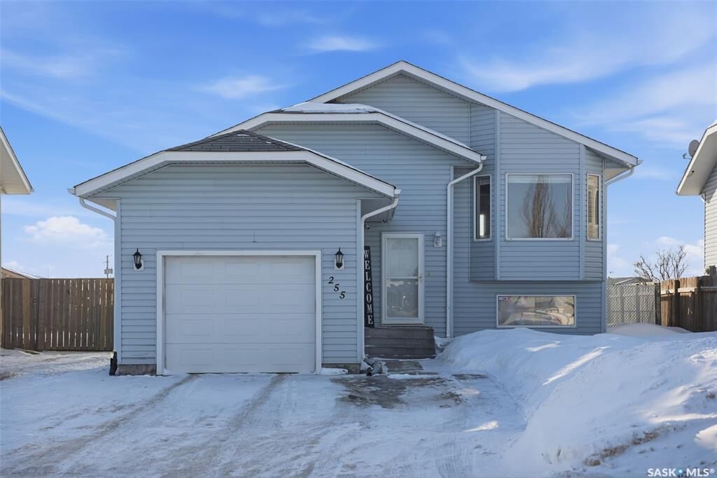 Photo de la propriété:  255 Southwood Drive  SK S6V 8E7 