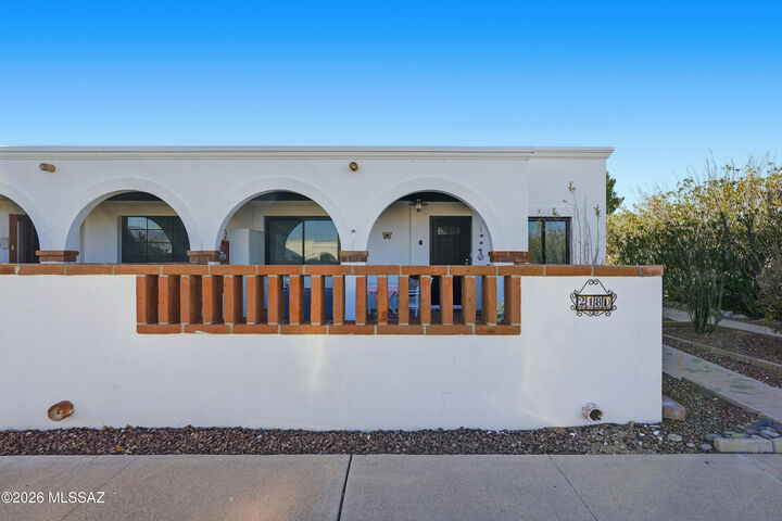 Property Photo:  248 S Paseo Lobo Unit D  AZ 85614 