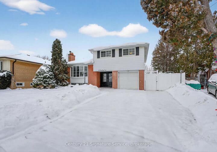 Property Photo:  22 Staveley Crescent  ON L6W 2R9 