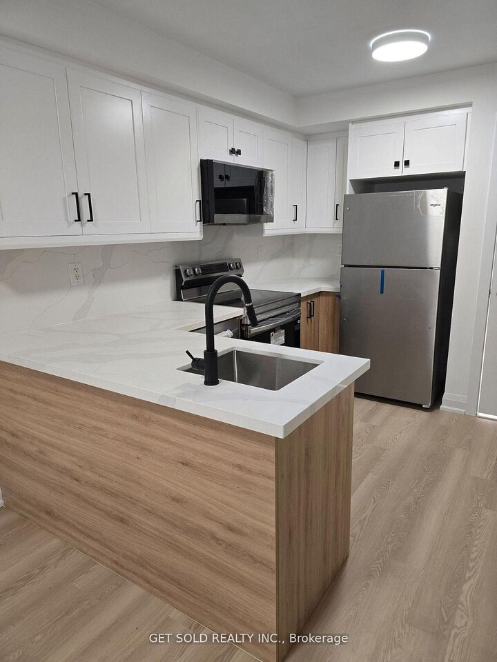 Property Photo: 8 Drummond Street 421 ON M8V 1Y8