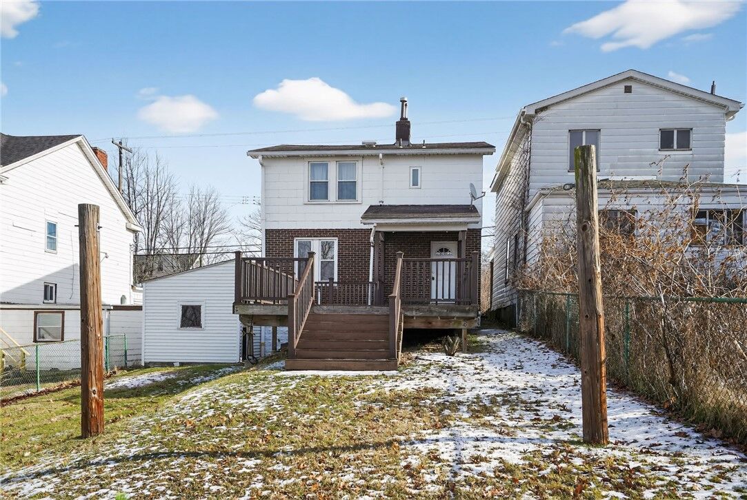 Property Photo:  533 McCully St  PA 15131 