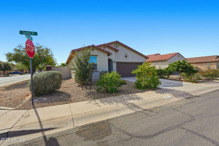 Property Photo:  1677 E Jardin Place  AZ 85122 