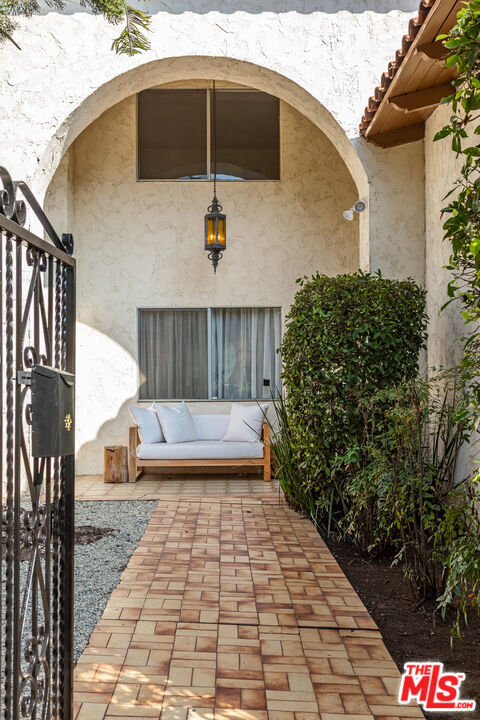 Property Photo:  201 23rd St  CA 90402 