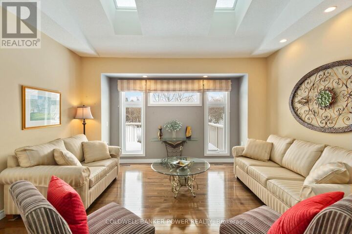 Photo de la propriété:  2295 Kains Road 5  ON N6K 5E2 