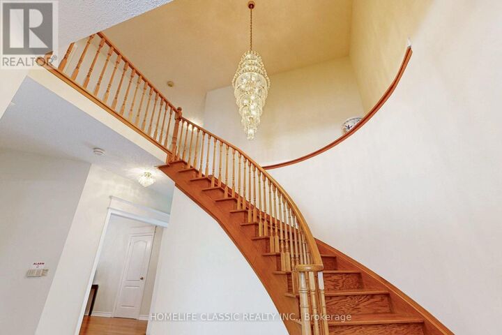 Property Photo:  50 Oakhurst Drive  ON L4J 7V3 