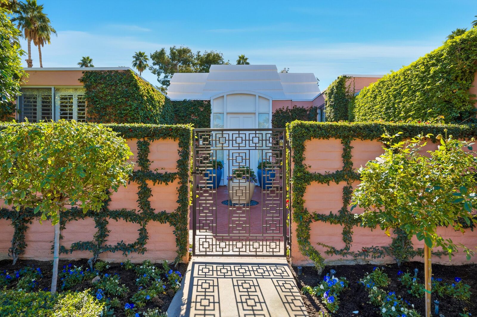 Property Photo: 47059 Marrakesh Drive CA 92260