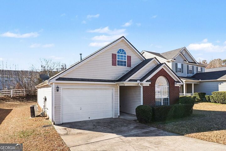 Property Photo: 4611 Rolling Brook Court GA 30291
