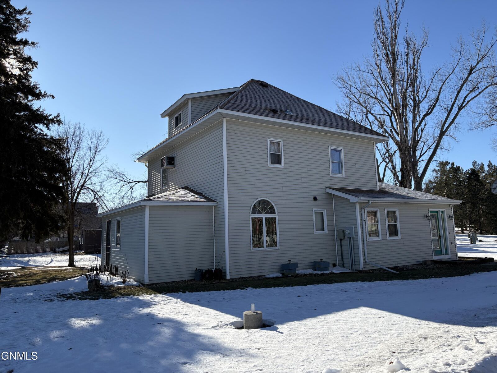 Property Photo:  715 4th Street  ND 58433 