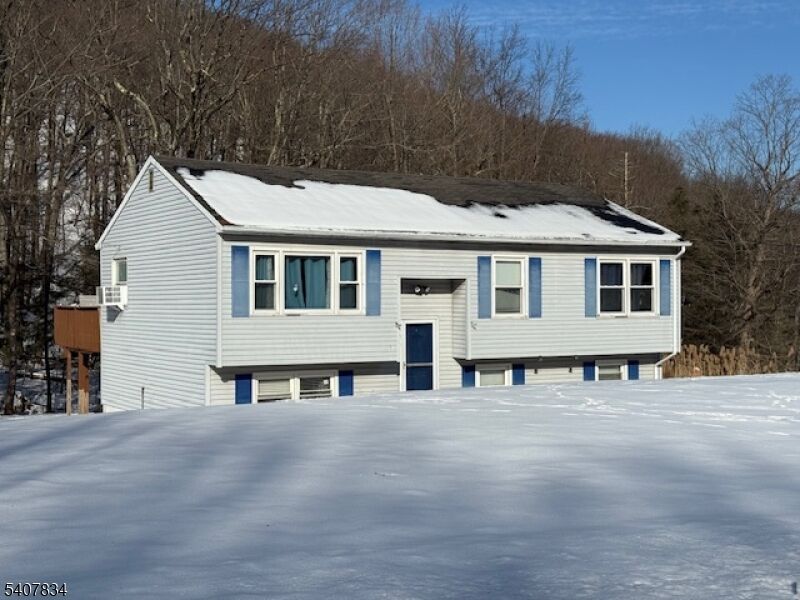 Property Photo:  31 Meadow Ln  NJ 07462 