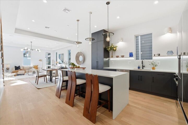 Property Photo:  105 Laidlaw Ave 3  NJ 07306 