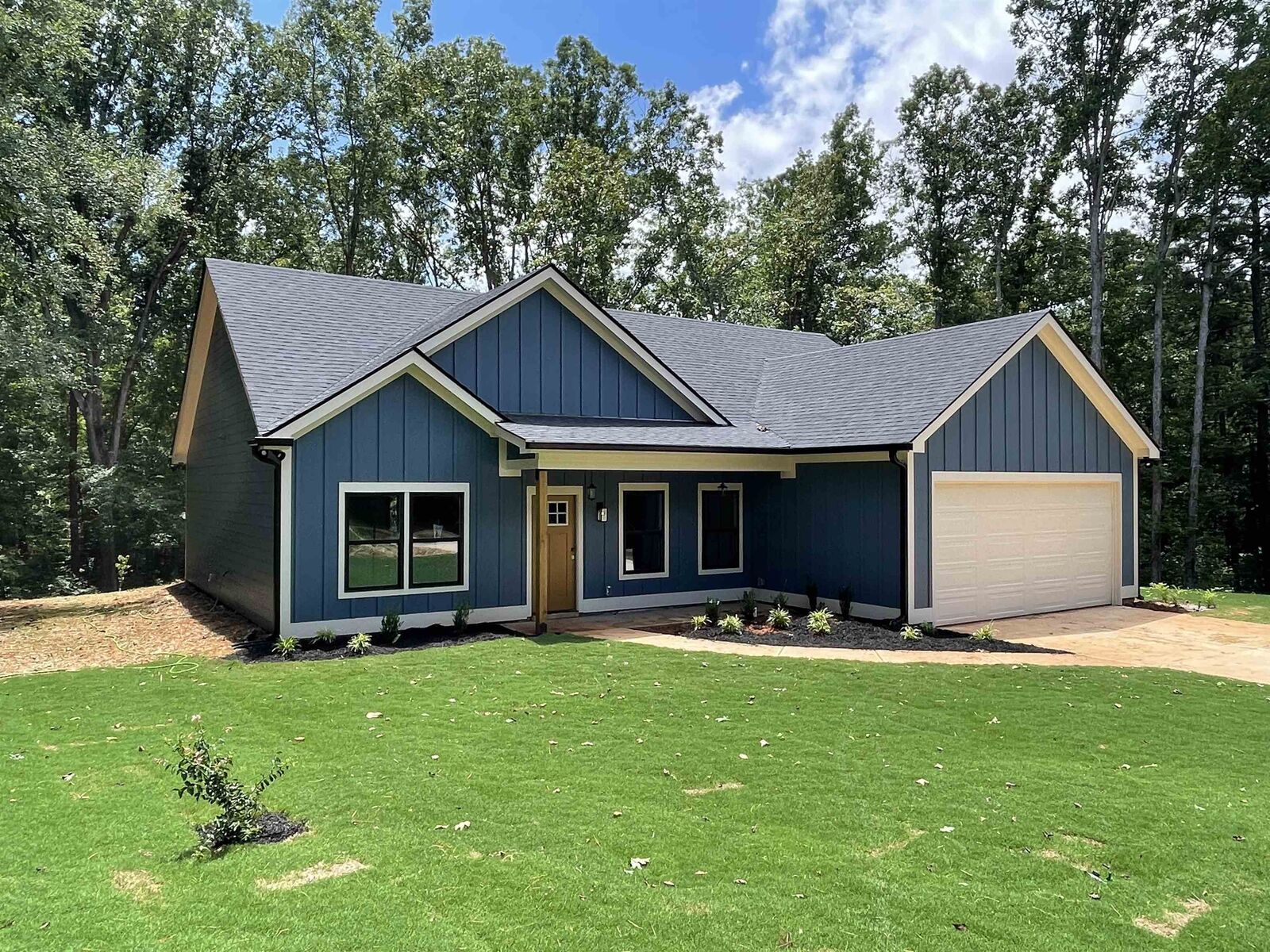 Property Photo: 1290 Caboose Court GA 30642