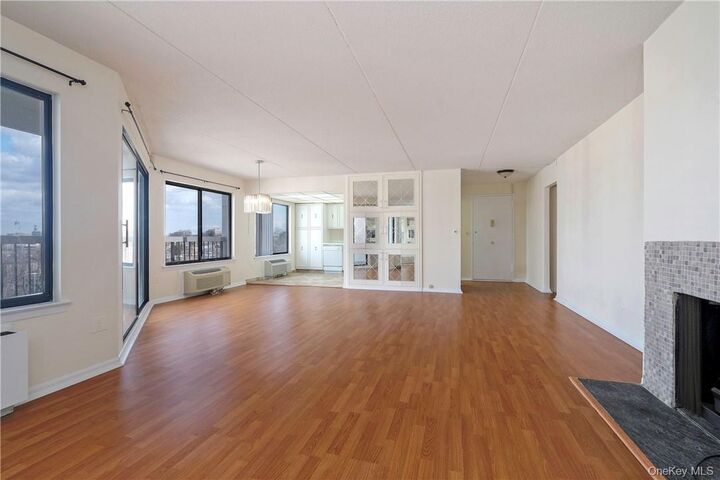 Property Photo:  400 High Point Ph4  NY 10530 