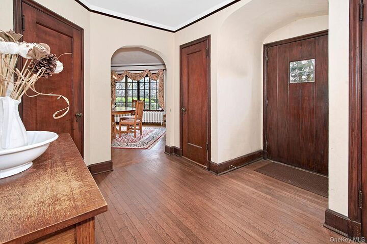 Property Photo:  216 Hartsdale Avenue  NY 10606 