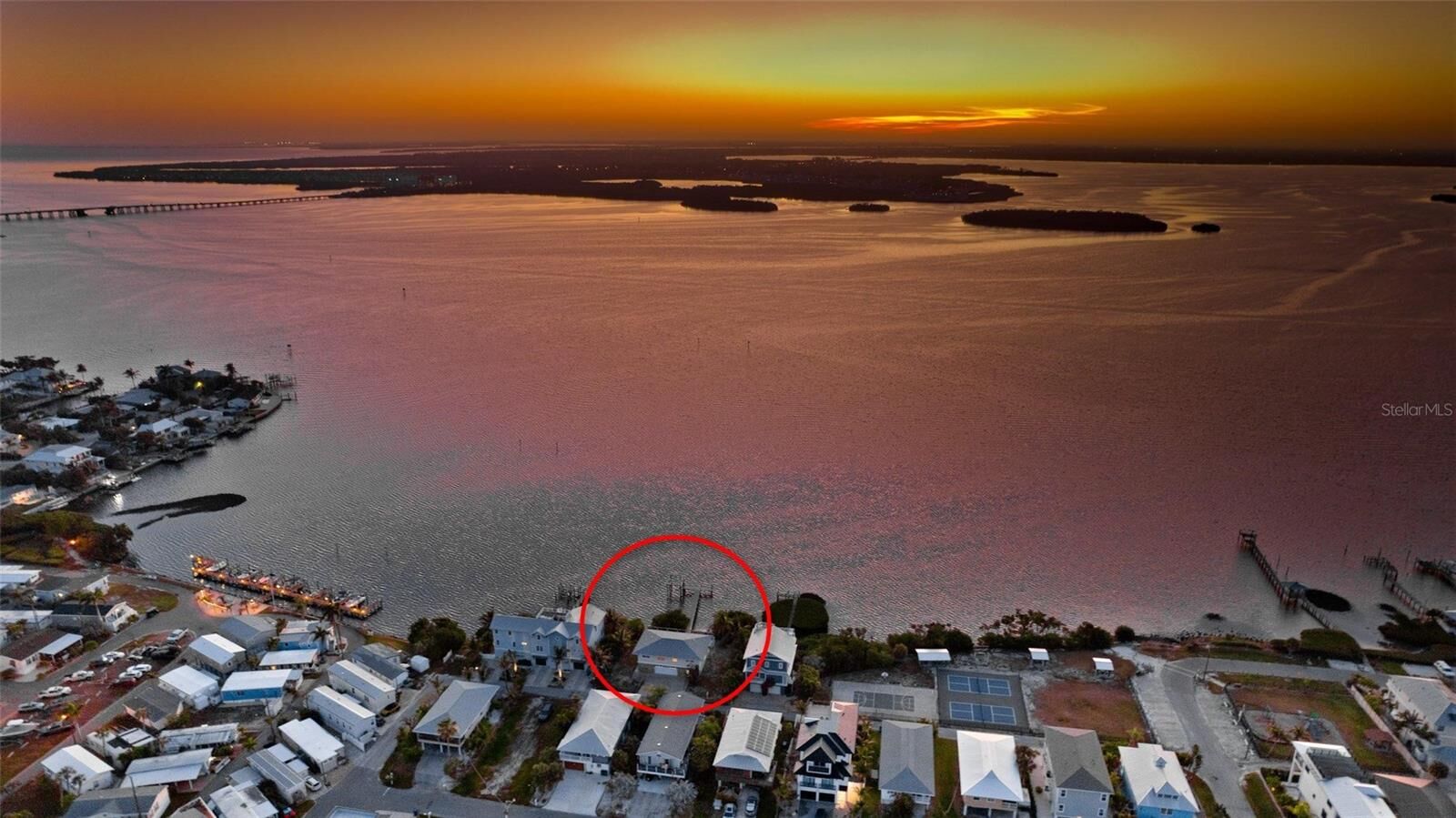Property Photo: 2512 Avenue A FL 34217
