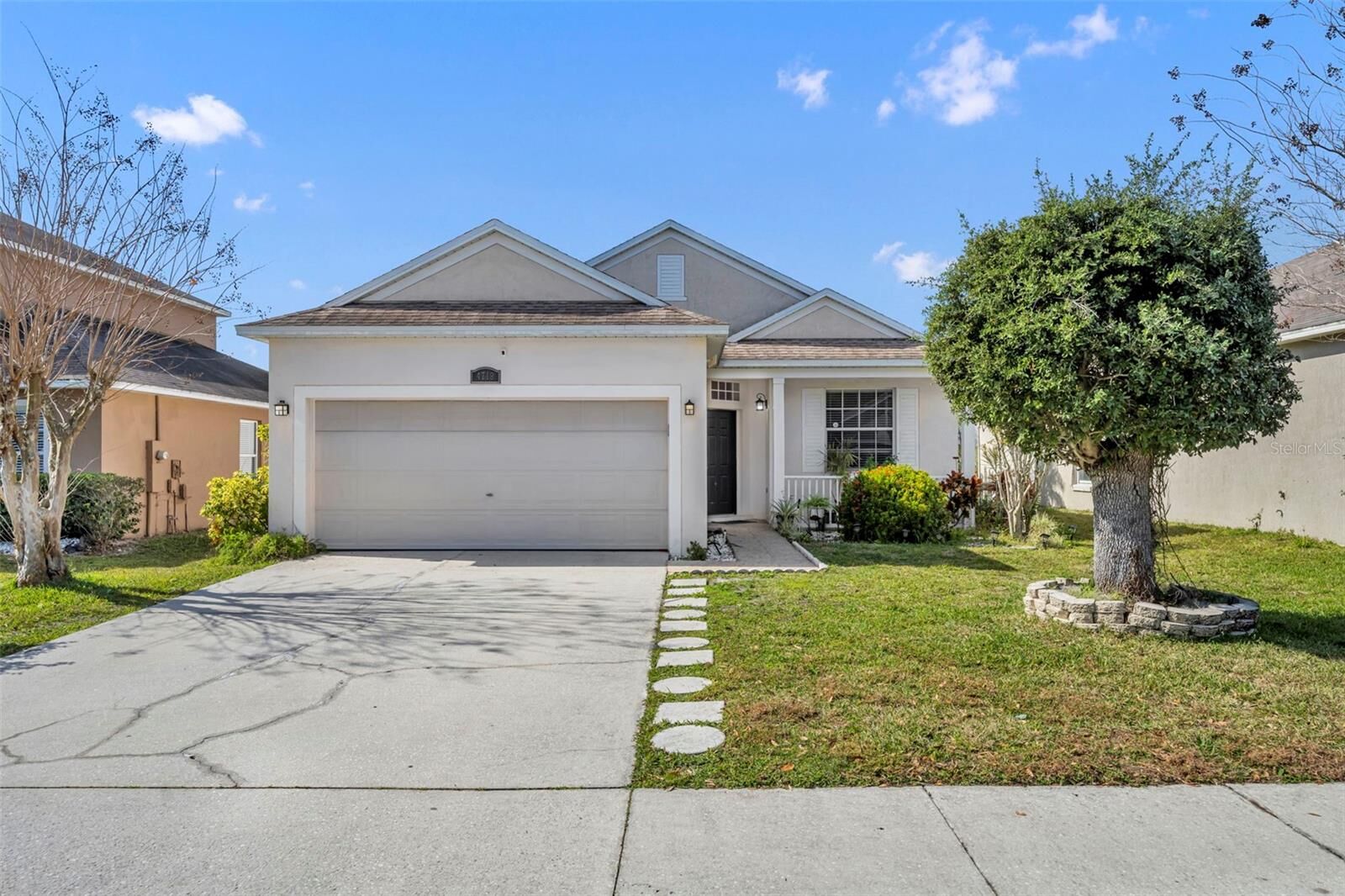 Property Photo:  4718 Waterside Pointe Circle  FL 32829 