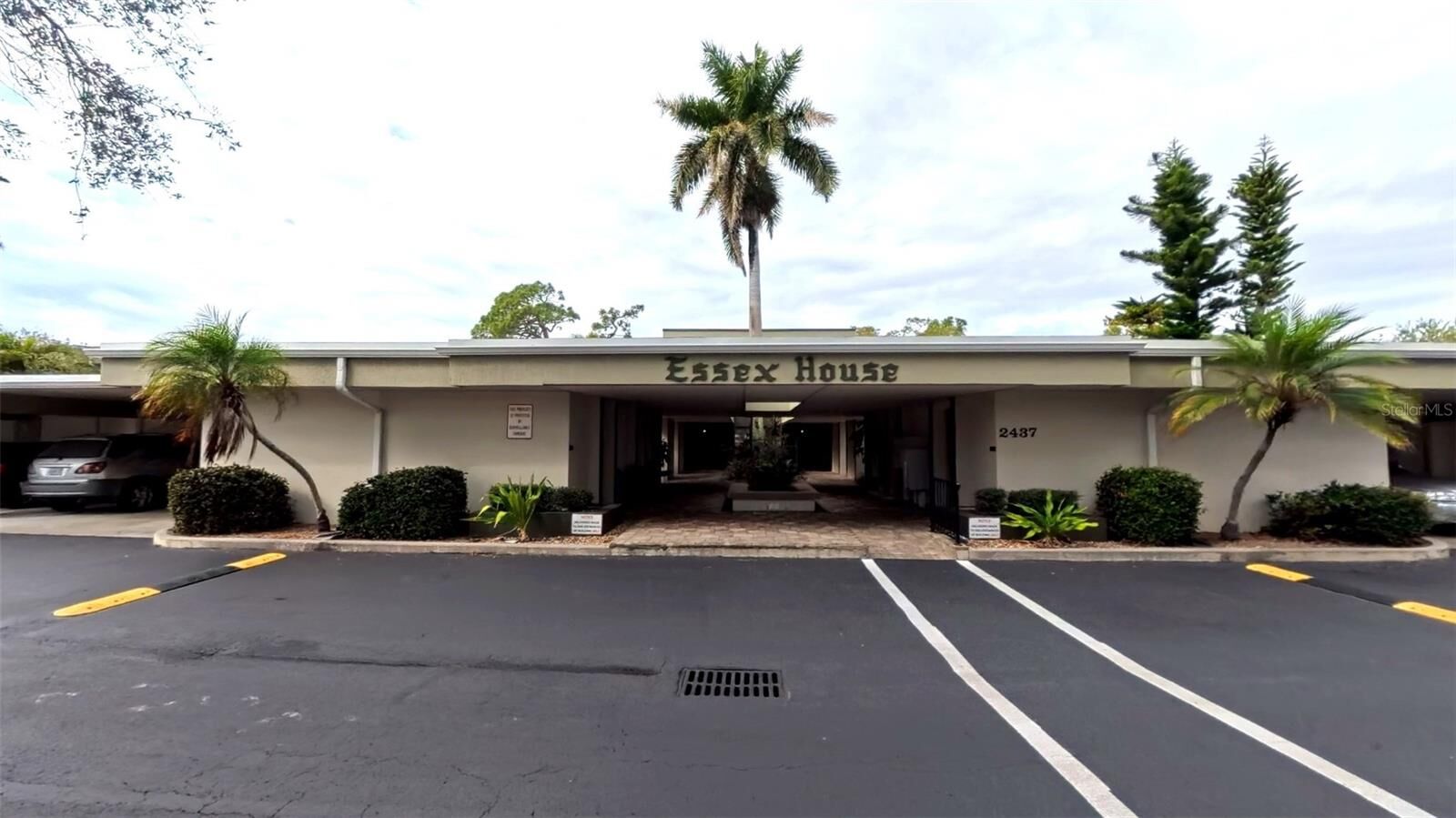 Property Photo: 2437 Harbor Boulevard 108 FL 33952