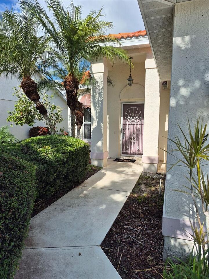 Property Photo:  4903 Tamarack Trail  FL 34293 