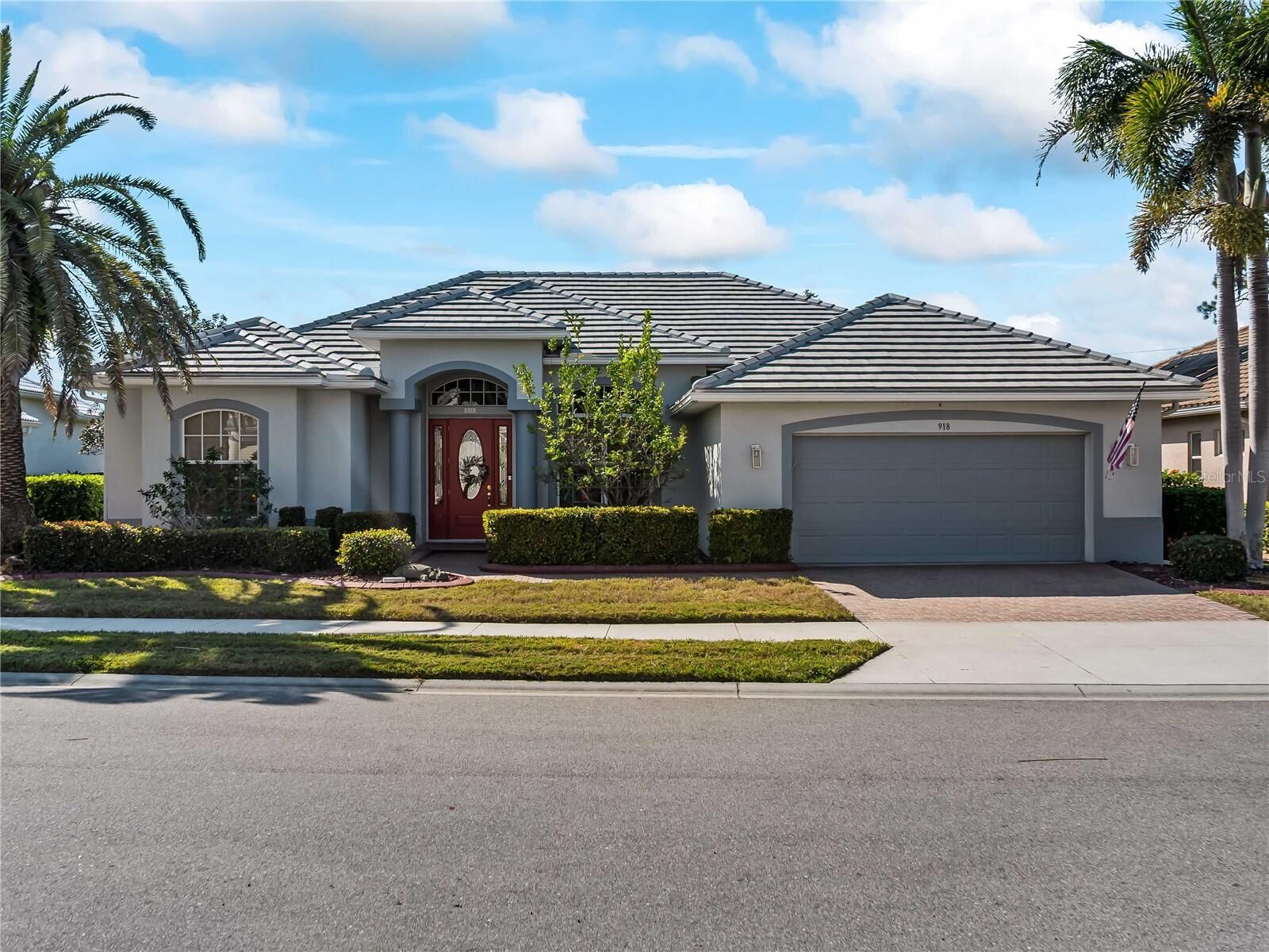Property Photo:  918 Chickadee Drive  FL 34285 