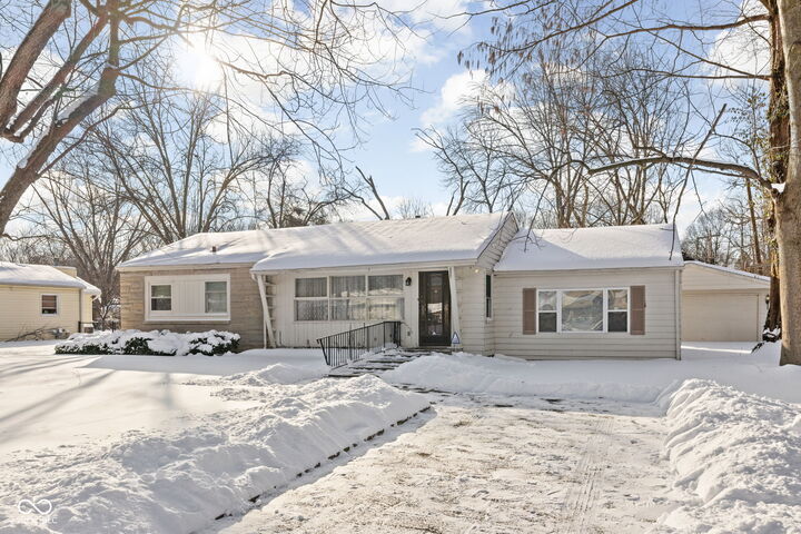 Property Photo:  2707 E 66th Street  IN 46220 