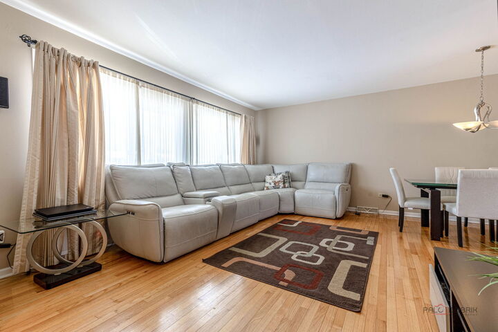 Property Photo:  6 Forest Lane  IL 60007 