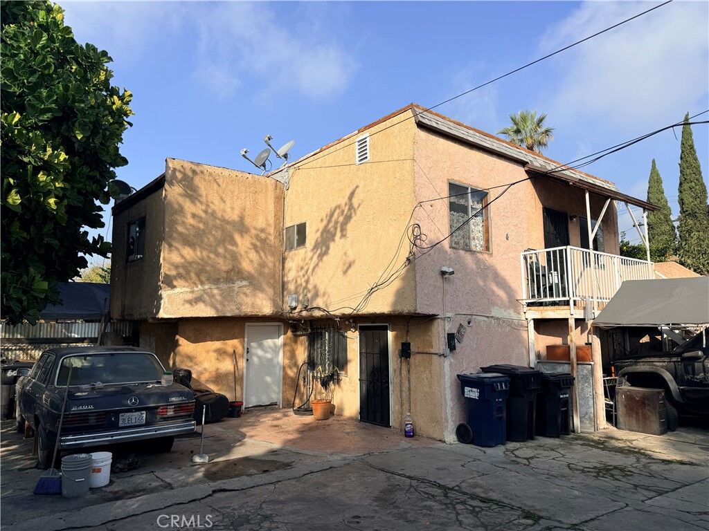 Property Photo:  6007 Holmes  CA 90001 