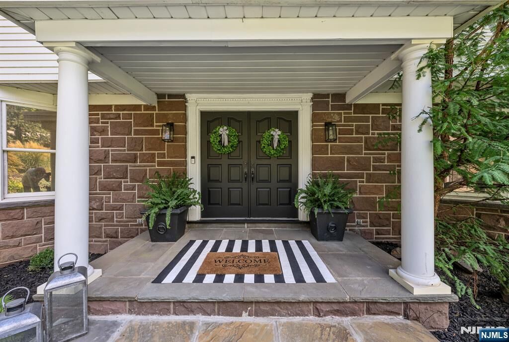 Property Photo:  910 Huron Road  NJ 07417 