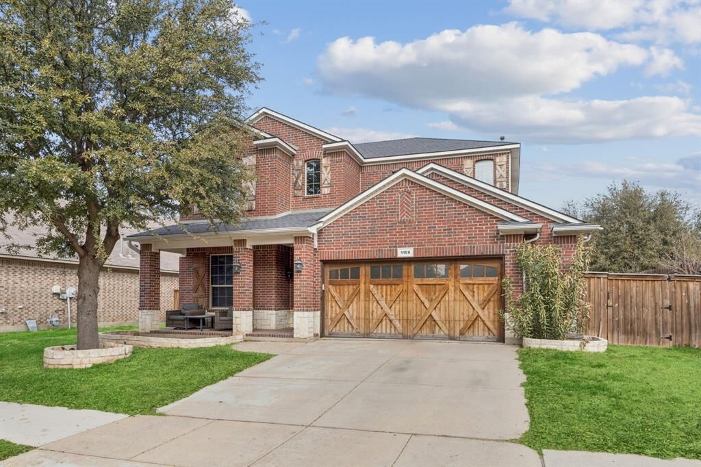 Property Photo:  1108 Central Village Drive  TX 76210 