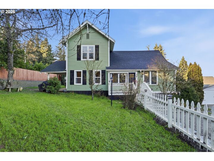 Property Photo: 2695 Dillow Dr OR 97068