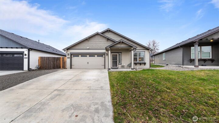 Property Photo: 2214 Leonard Drive WA 99362